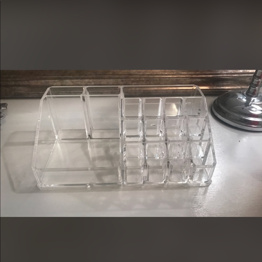 Makeup holder